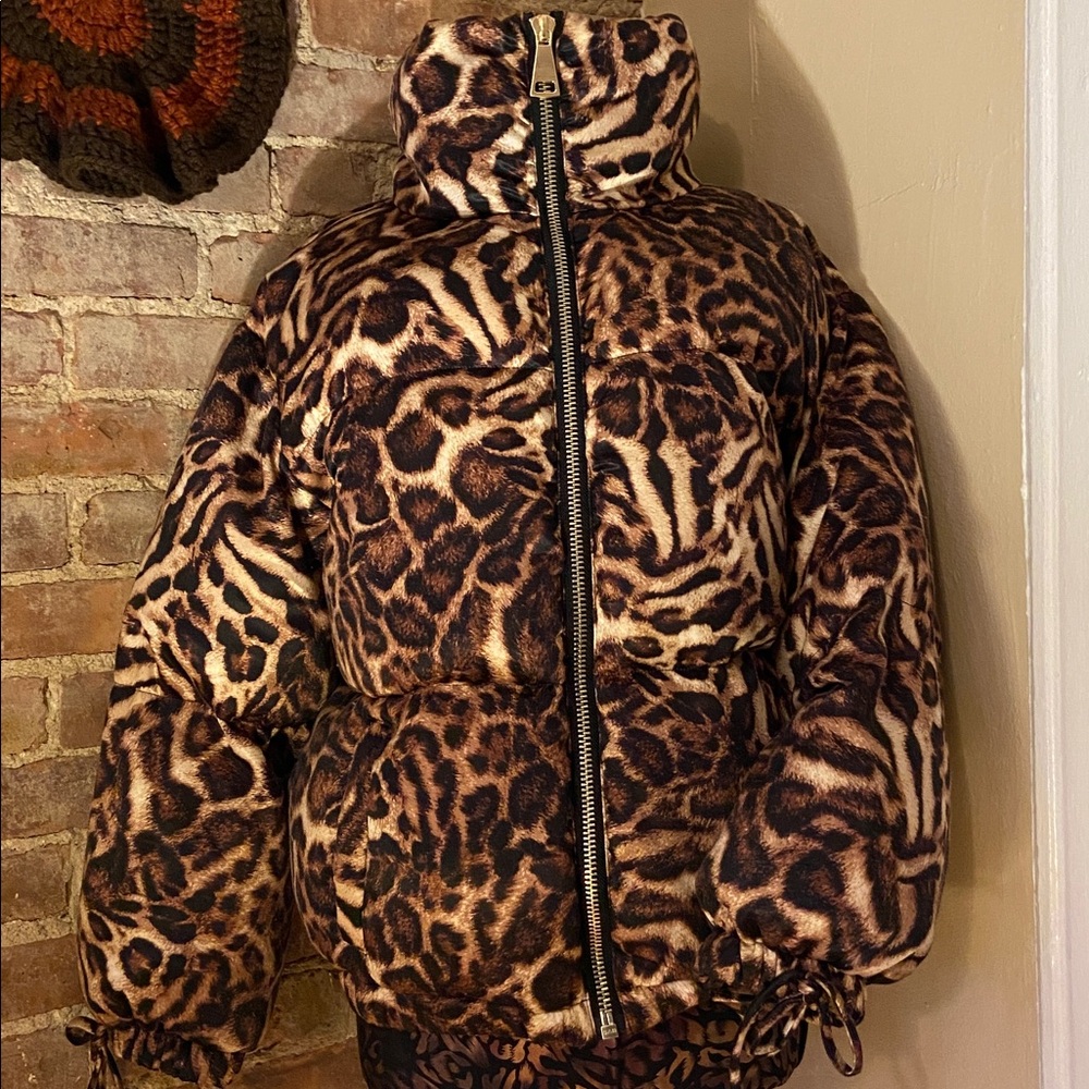 Leopard Puffer 🐆 - Picture 2 of 6